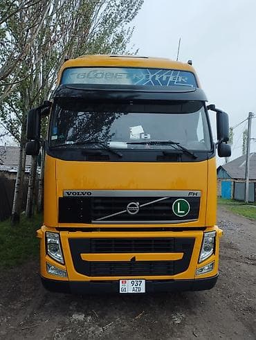 Тягач, Volvo, Тентованный