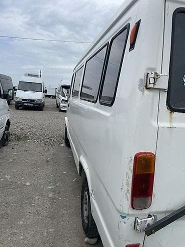 мерс спог: Mercedes-Benz T1: 1994 г., 2.9 л, Механика, Дизель, Фургон — 5