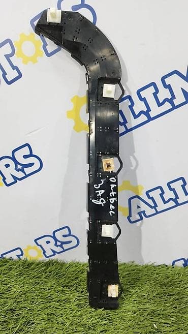 suba: Subaru Outback v-2.5 2010год правая салазка заднего бампера — 1