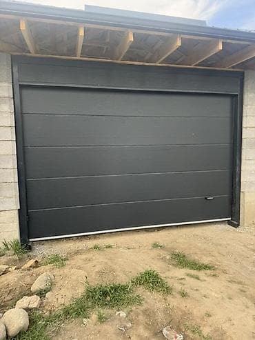 Секционные ворота: Секционные и рулонные ворота под проем, изготовление и монтаж. - — 4