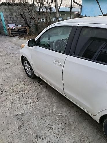lexus sc: Scion xD: 2010 г., 1.8 л, Автомат, Бензин, Хэтчбэк — 5