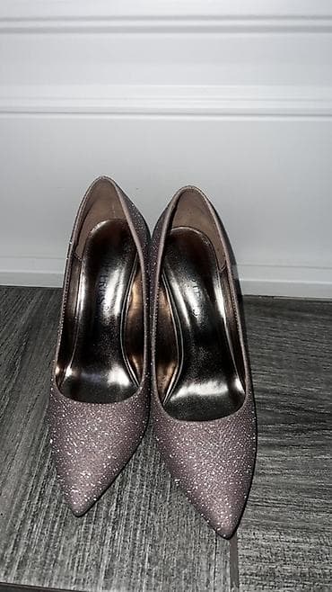 кроксы женские оригинал: Туфли-лодочки на высоком каблуке с заострённым носком. - Бренд — 1