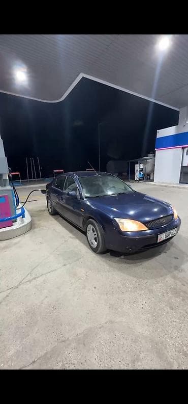 Ford Mondeo: 2003 г., 1.8 л, Механика, Бензин, Седан
