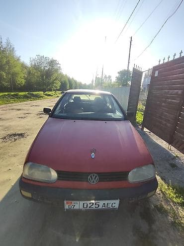 бир: Volkswagen Golf: 1997 г., 1.8 л, Кол менен иштөөчү, Бензин, Хетчбек — 5