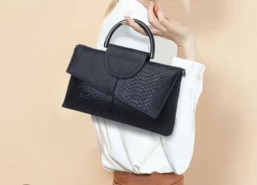 сумка для беременных: Продаю сумки: 1. Коричневая. Размер 32х25. В комплекте длинный — 4