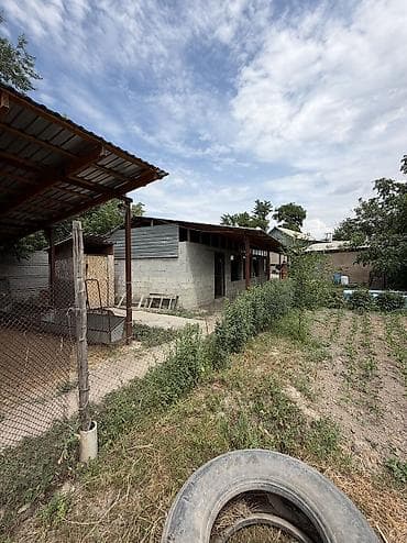 act building: 📍В Сокулуке продается дом расположенный на участке 15 соток. 🏷️Об — 7