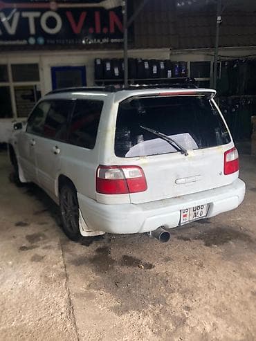 Subaru Forester: 2001 г., Бензин, Универсал — 2