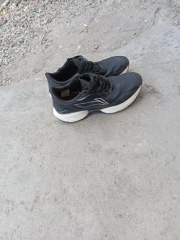 кыргызча кийимдер: Эркектердин кроссовкасы, 37.5, American Eagle, Колдонулган, түсү - Кара, Өзү алып кетүү — 2