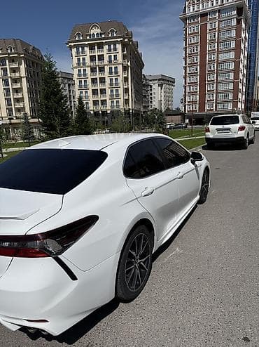 corolla s: Toyota Camry: 2022 г., 2.5 л, Бензин, Седан — 6
