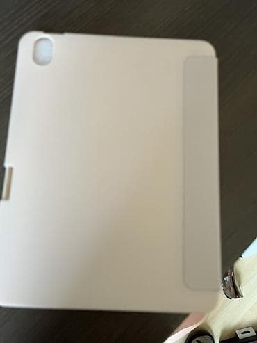 mrt dongle: Чехол-книга для планшета, светло-бежевый (айвори). - Форм-фактор — 3