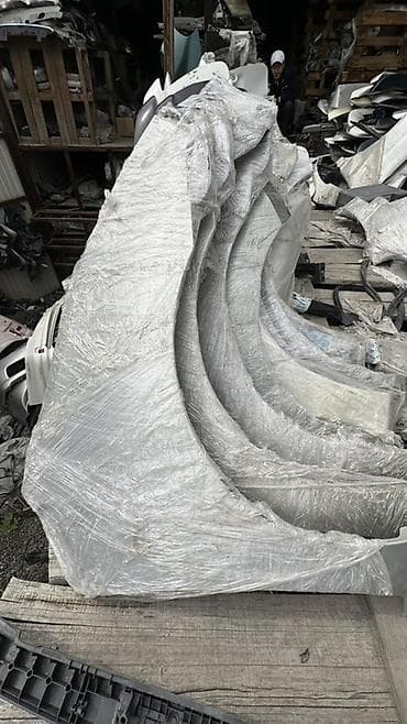 Крыло Переднее левое Toyota