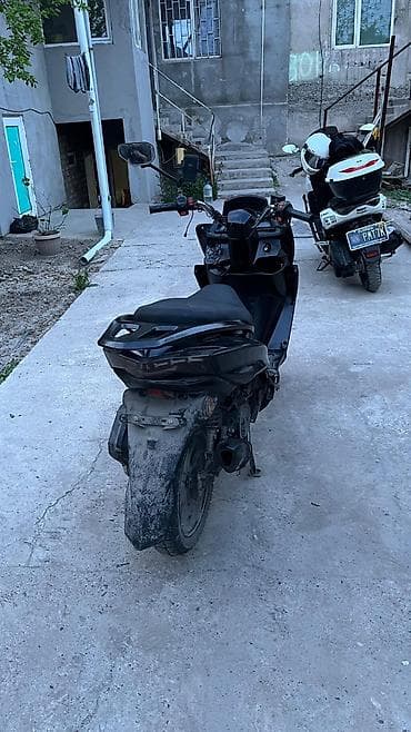 скутер макси: Макси-скутер 150 куб. см, Бензин, Б/у — 4