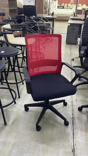 кресло икея: Офисное кресло, С колесиками, цвет - Черный, Экокожа — 3