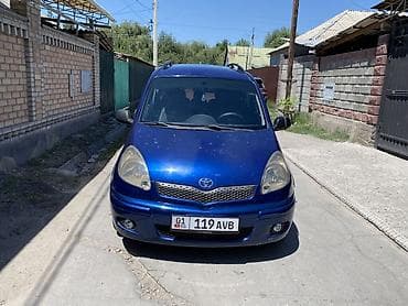 Toyota Yaris Verso: 2005 г., 1.3 л, Механика, Бензин, Минивэн — 1