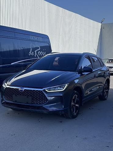 газовые работы: BYD E2: 2021 г., Автомат, Электромобиль, Хэтчбэк — 1