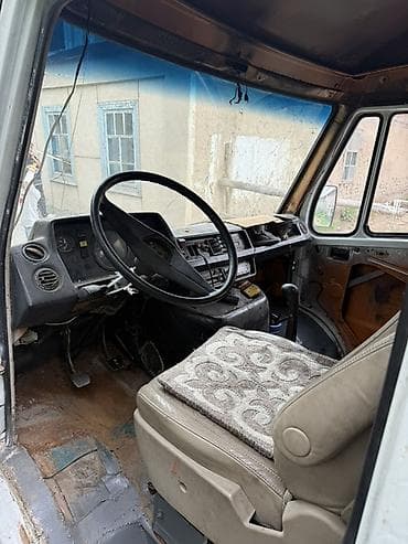 Транспорт: Жеңил жүк ташуучу унаа, Mercedes-Benz — 5