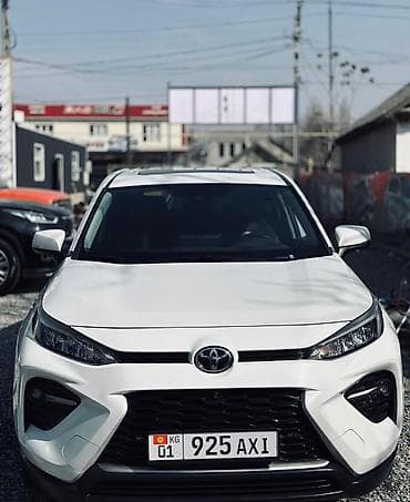 Toyota RAV4: 2021 г., Кроссовер