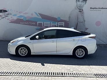 prius: Toyota Prius: 2017 г., 1.8 л, Вариатор, Гибрид, Лифтбек — 6