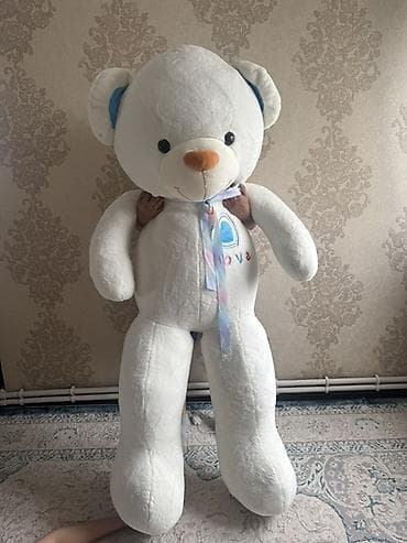 Большой плюшевый медведь белого цвета. - Размер: очень крупный at lalafo.kg Большой плюшевый медведь белого цвета. - Размер: очень крупный