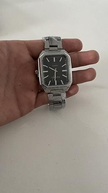 Ювелирные изделия: Кварцевые наручные часы с металлическим браслетом - Корпус — 1