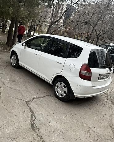 вито 2 3: Honda Fit: 2002 г., 1.3 л, Автомат, Бензин, Хэтчбэк — 4