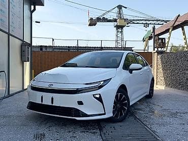 Toyota Corolla: 2026 г., 1.8 л, Гибрид, Седан