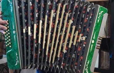 аккордеон бу купить: Баян Сделано в СССР Сделано в 1968 году Состояние идеальное Идёт с — 3