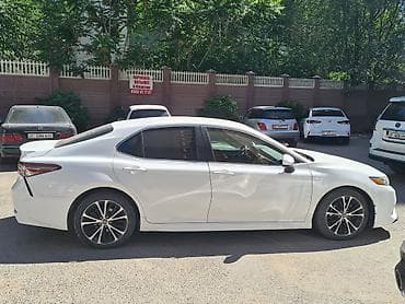 надия: Toyota Camry: 2018 г., 2.5 л, Автомат, Бензин, Седан — 4