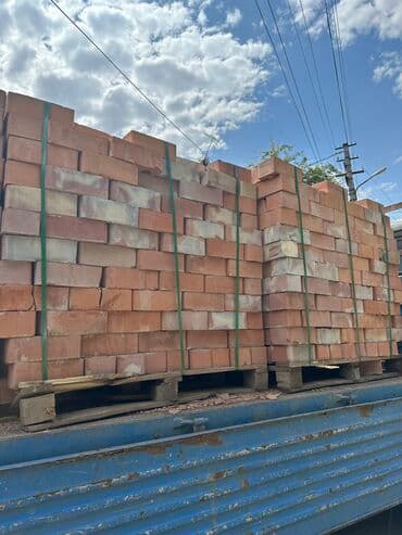 "🧱 Поговорим о кирпиче! ⠀ ⠀ Кто бы мог подумать, что кирпич – столь