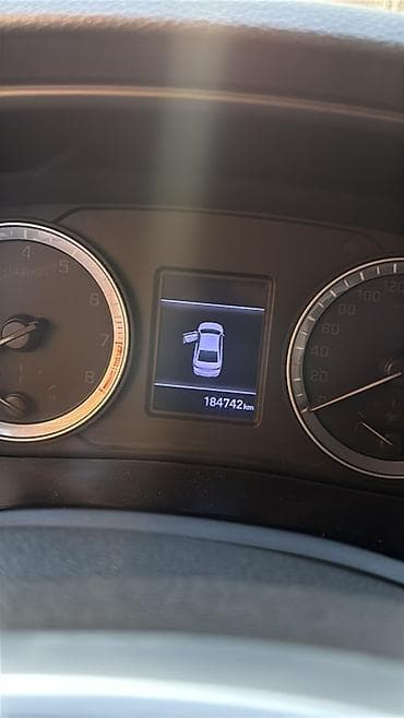 e class: Hyundai Sonata: 2018 г., 2 л, Автомат, Газ, Седан — 7