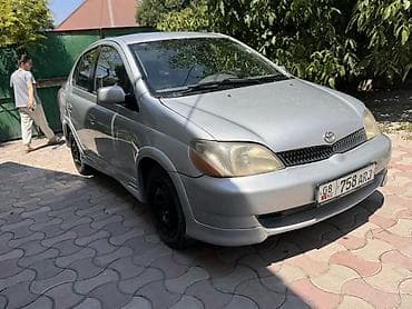 Toyota Echo: 2000 г., Бензин, Седан