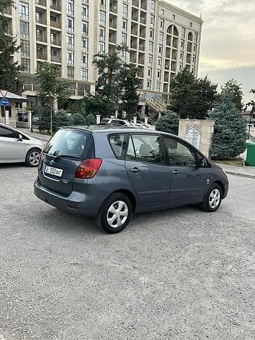 Toyota Corolla Verso: 2003 г., 1.6 л, Механика, Бензин, Минивэн — 5