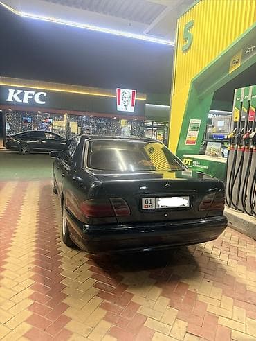 Mercedes-Benz E-Class: 2001 г., 2.2 л, Автомат, Дизель, Седан — 1