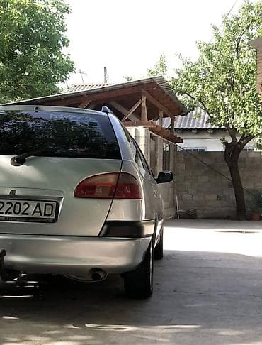 Унаа сатуу: Toyota Avensis: 2001 г., 1.8 л, Кол менен иштөөчү, Бензин, Универсал — 4
