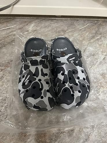 мужской обувь зимний: Сабо, 40, Crocs, Новый, цвет - Серый — 2