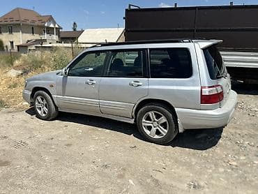 Subaru Forester: 2001 г., 2 л, Автомат, Бензин, Универсал