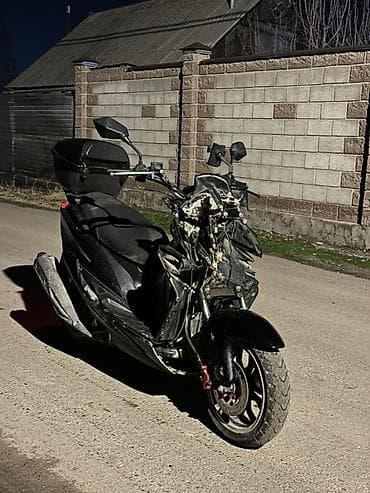 suzuki samurai: Скутер/макси-скутер черного цвета с красными вставками и литыми — 4