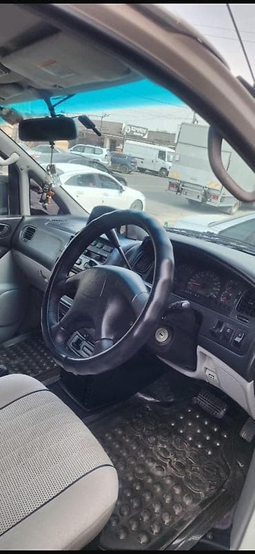 ка пийат: Mitsubishi Space Gear: 2001 г., Автомат, Газ, Минивэн — 4
