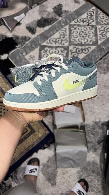 себе: Мужские кроссовки, 37.5, Nike, Новый, цвет - Голубой, Платная доставка — 2