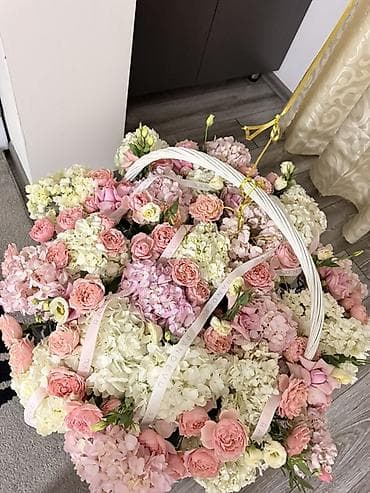 эустому: Подарочные корзины и композиции - Цветочные корзины-премиум: - — 1