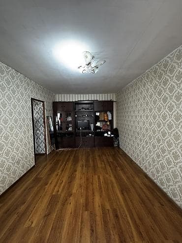50 000: 1 комната, 32 м², Индивидуалка, 5 этаж, Старый ремонт — 3