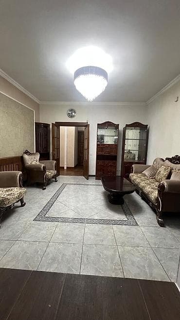микрорайон: 500 м², 9 комнат, Юг-2 мкр — 1