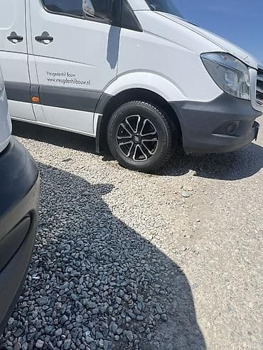 Унаа: Жеңил жүк ташуучу унаа, Mercedes-Benz, Стандарт, 3 т, Колдонулган — 3