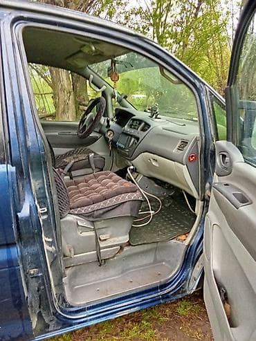 Продажа авто: Mitsubishi Space Gear: 1998 г., 2 л, Механика, Бензин, Минивэн — 9