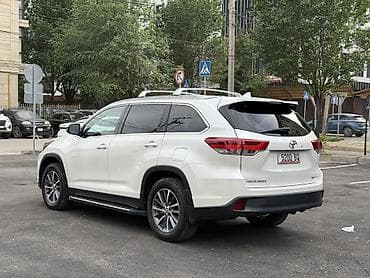 днище: Toyota Highlander: 2019 г., 3.5 л, Автомат, Бензин, Кроссовер — 3