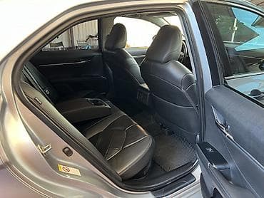byd e7: Toyota Camry: 2018 г., 2.5 л, Вариатор, Гибрид, Седан — 10