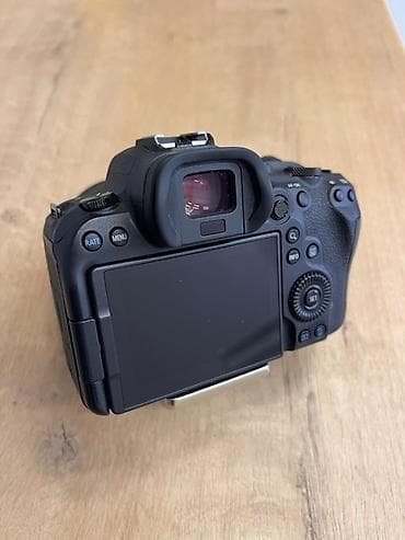 макр: Беззеркальная камера Canon EOS R6 с объективом Canon RF 35mm f/1.8 — 3