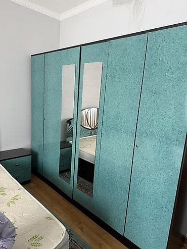 горки в гостинную: ‼️Очень срочно‼️ Все что на фото продается за 50 000 сом . Шкафы — 1