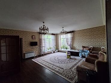 пригородный дом: Продаётся просторный жилой дом с приусадебным участком. - Двухэтажный — 4