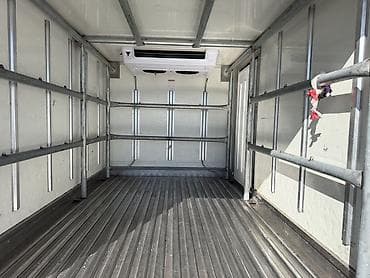 авто стекло: Рефрижераторный фургон (изотермический кузов с холодильной установкой) — 7